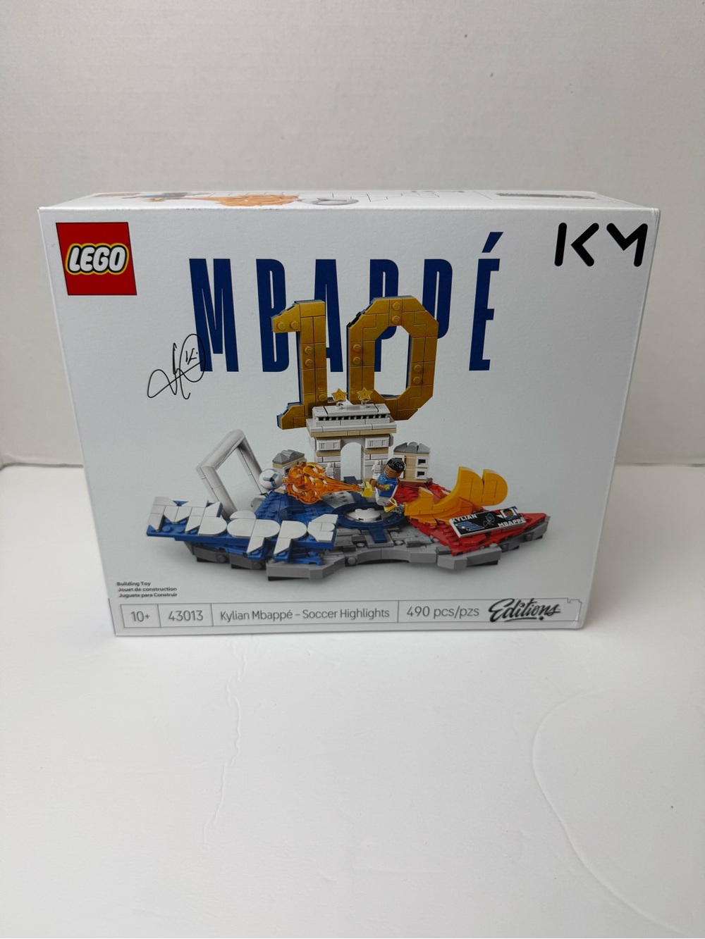 LEGO Kylian Mbappé Soccer Highlights Building Set – White & Gold
